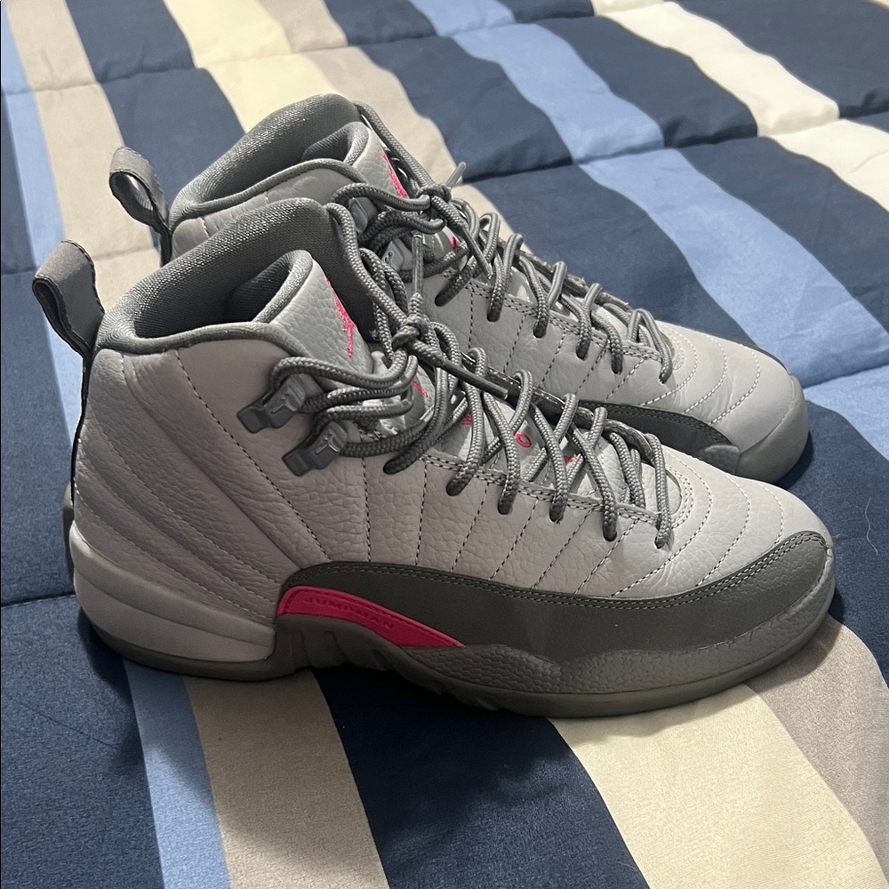 Jordan kids Sneakers in Gray and Pink - Picture 5 of 7